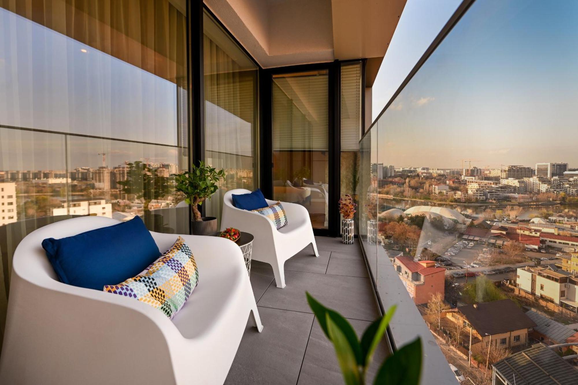 One Verdi Park Exclusive Apartments - Panoramic View & Private Parking Bucharest Exterior photo