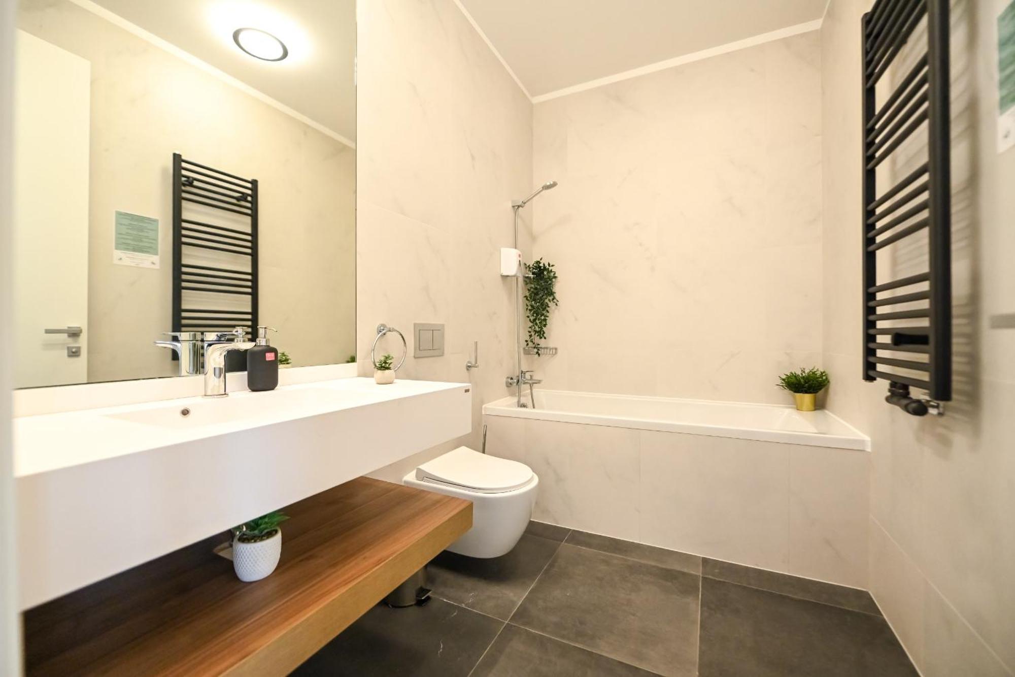 One Verdi Park Exclusive Apartments - Panoramic View & Private Parking Bucharest Exterior photo