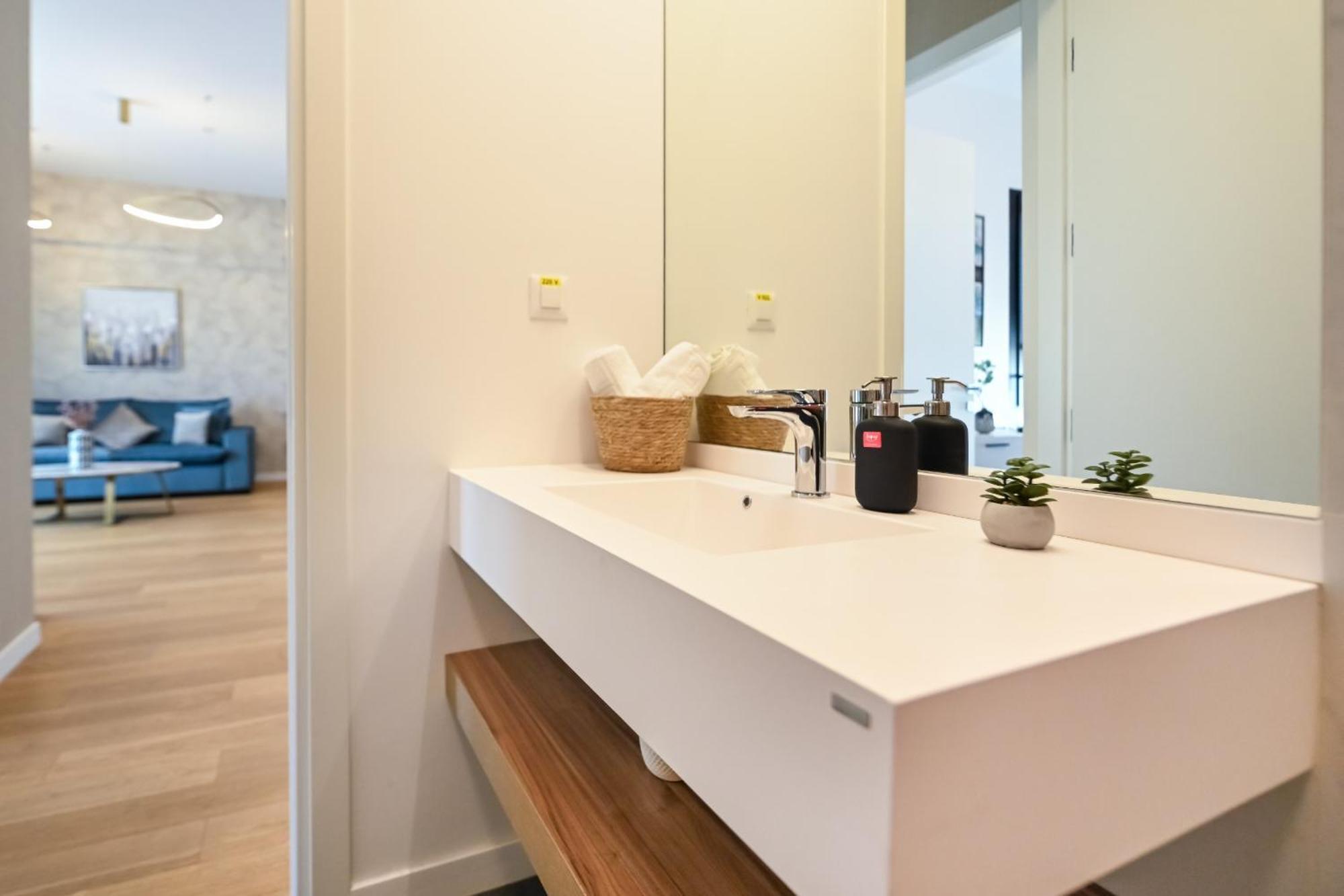 One Verdi Park Exclusive Apartments - Panoramic View & Private Parking Bucharest Room photo