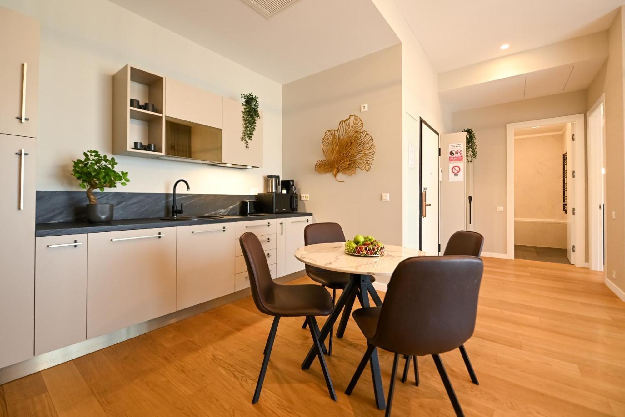 One Verdi Park Exclusive Apartments - Panoramic View & Private Parking Bucharest Room photo