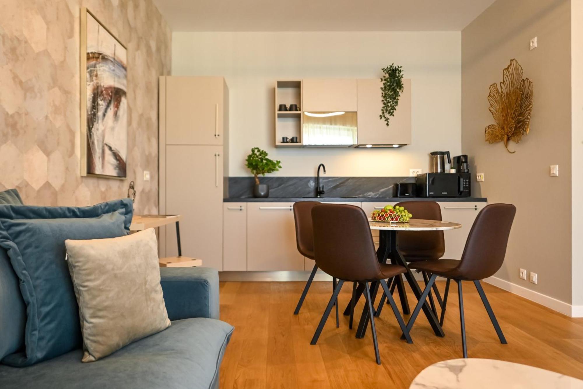 One Verdi Park Exclusive Apartments - Panoramic View & Private Parking Bucharest Room photo