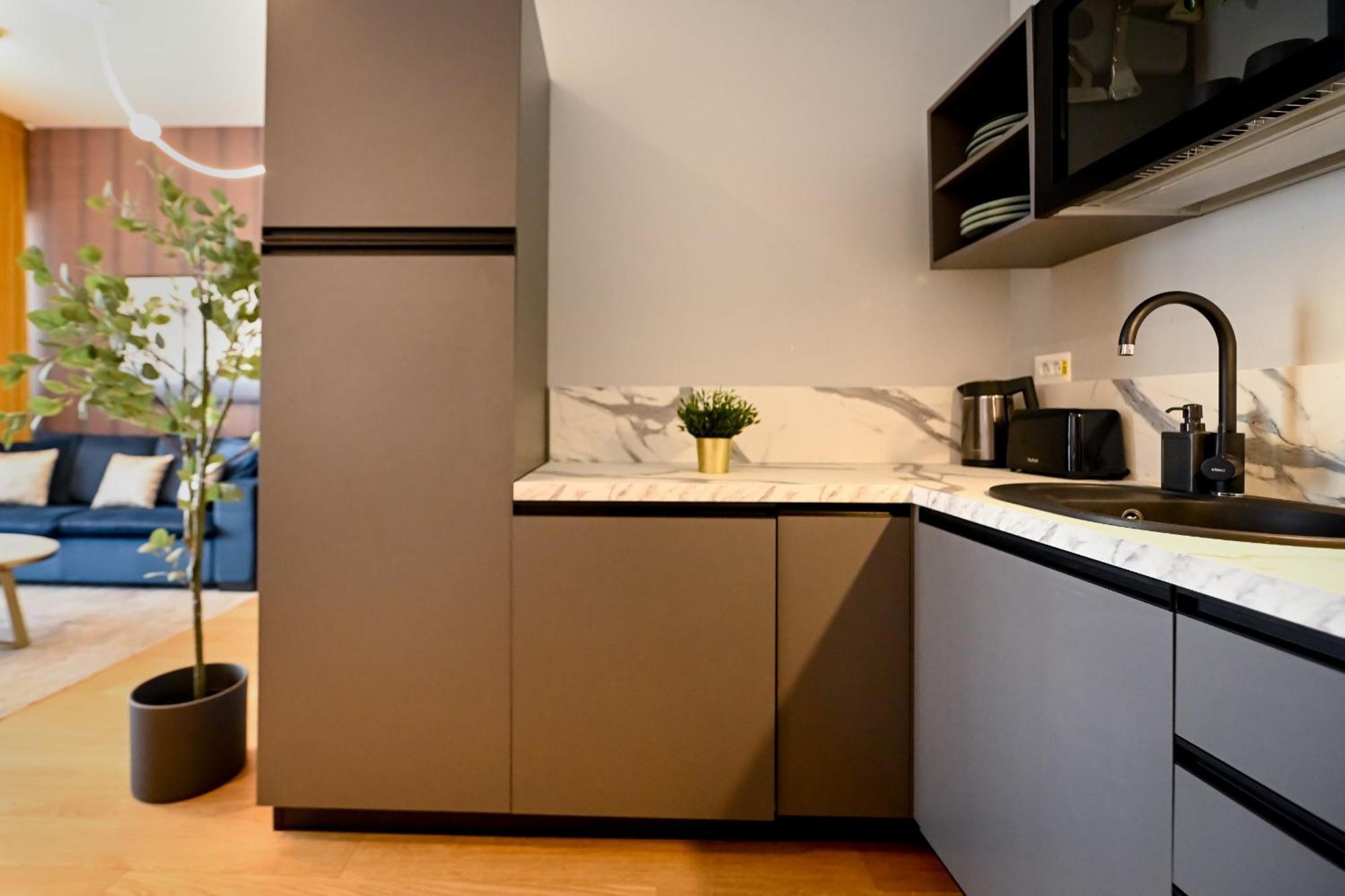 One Verdi Park Exclusive Apartments - Panoramic View & Private Parking Bucharest Room photo