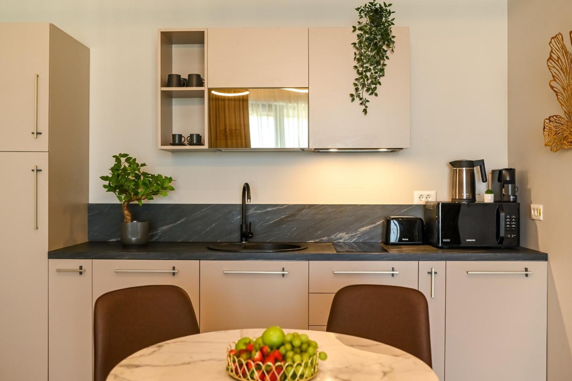 One Verdi Park Exclusive Apartments - Panoramic View & Private Parking Bucharest Room photo