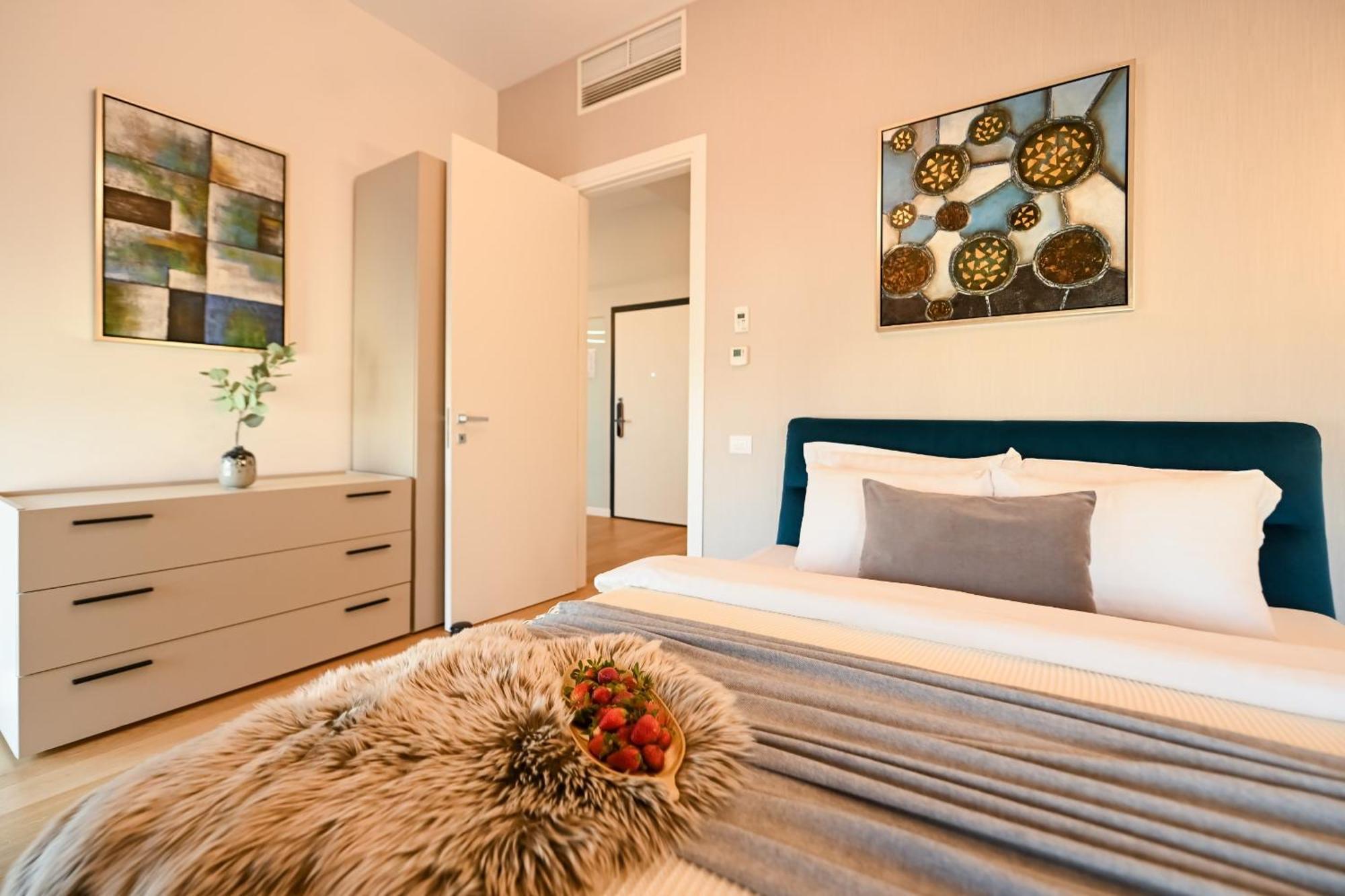 One Verdi Park Exclusive Apartments - Panoramic View & Private Parking Bucharest Room photo